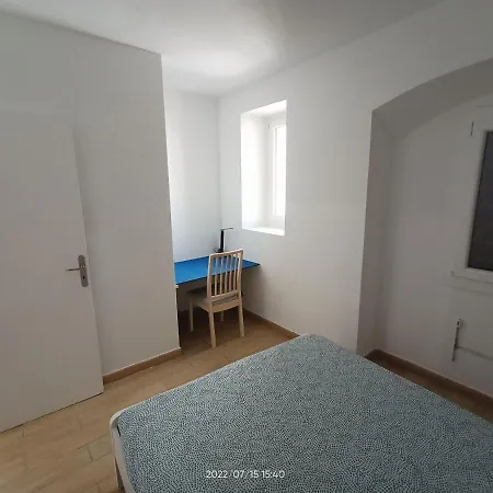 T2 Renove En Rdc Avec Cour, Intra Muros Apartment *